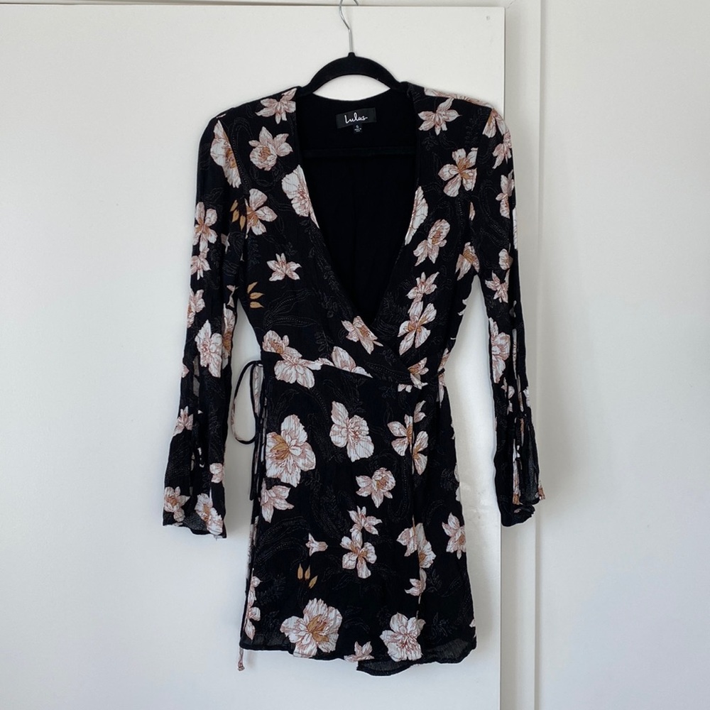 Lulu’s, S, black floral long sleeve dress